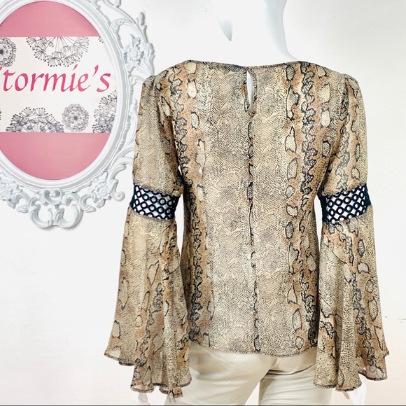 Annalee & Hope / Snake Bell Sleeve Puff Shoulder - Picture 4 of 8